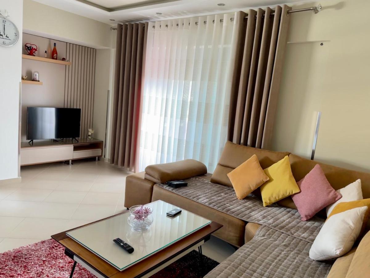 Отель Queen Isabella Premium Влёра Экстерьер фото