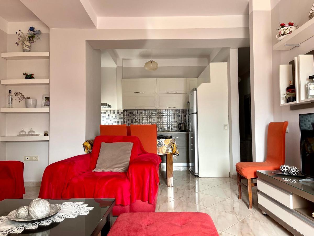 Отель Queen Isabella Premium Влёра Экстерьер фото