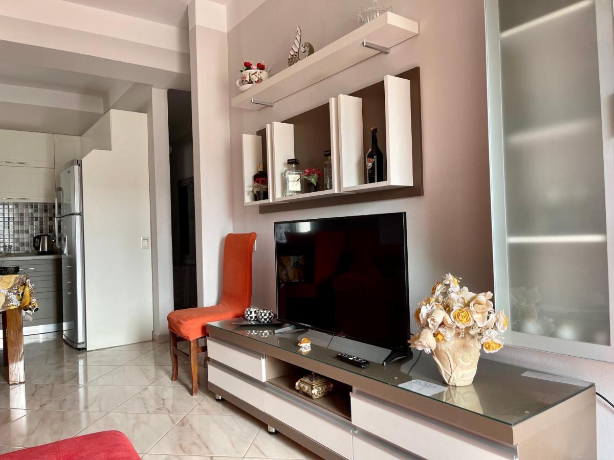 Отель Queen Isabella Premium Влёра Экстерьер фото