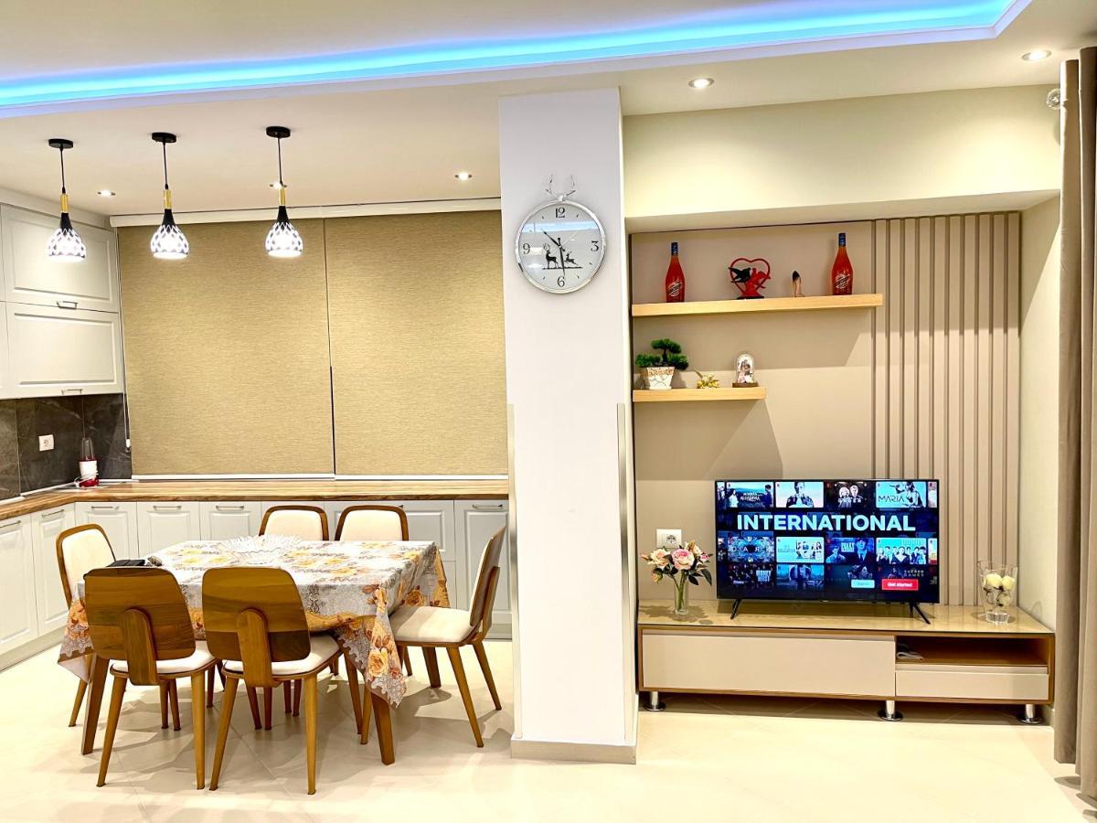 Отель Queen Isabella Premium Влёра Экстерьер фото